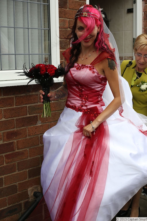 Captain Smurf's Website - The Wedding of Paul Massey and Tracy Martin